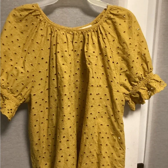 Universal Thread Mustard Yellow Top - Picture 2 of 4